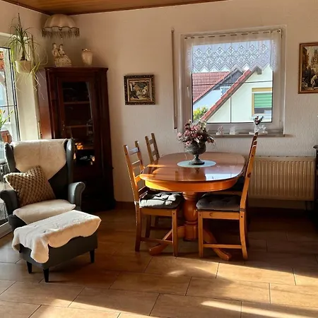 Gaestezimmer Zum Waldsachsener Grund アパート *